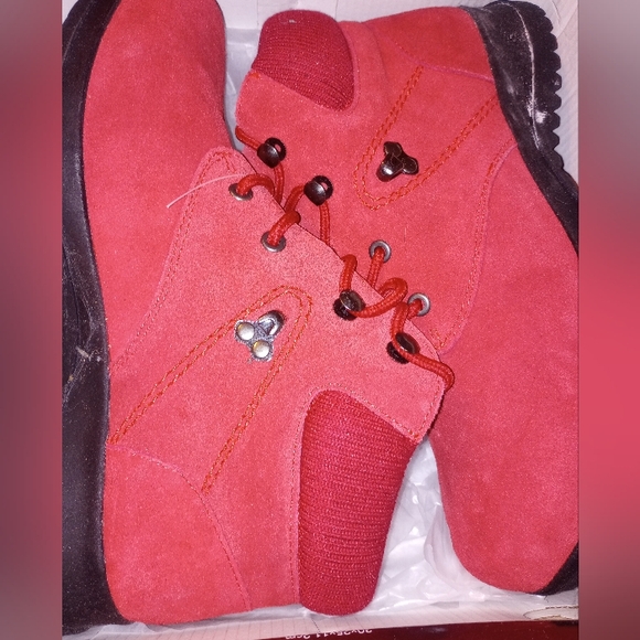 Boot - Picture 1 of 3